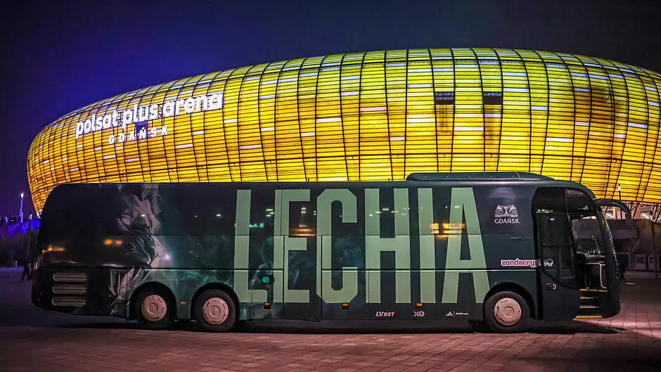 Przygotowania do derbów Lechii i Arki. Jak dotrzeć na stadion?