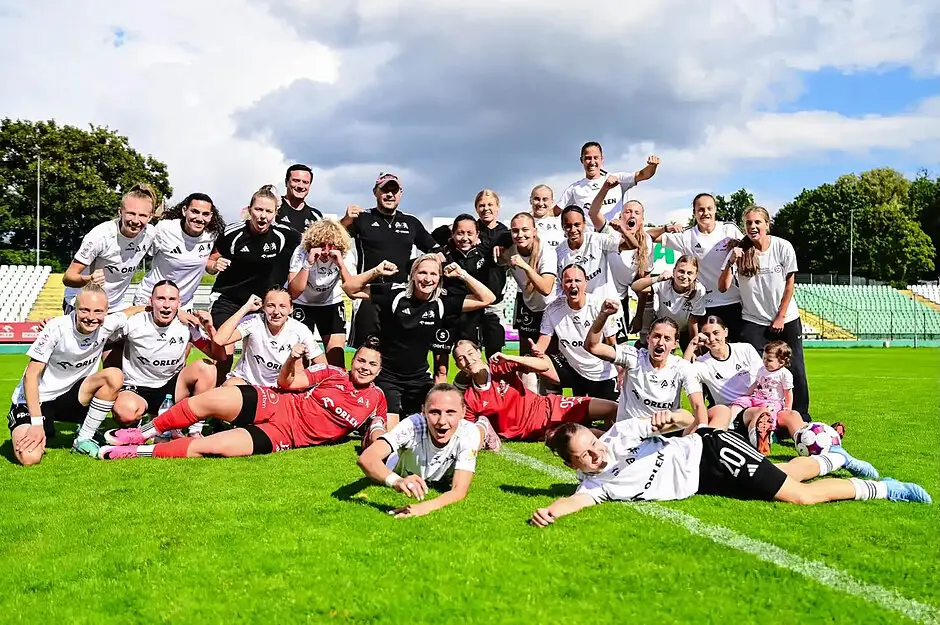 AP 2010 Orlen Gdańsk pokonuje Pogoń Szczecin, awansując na 5. miejsce w Ekstralidze