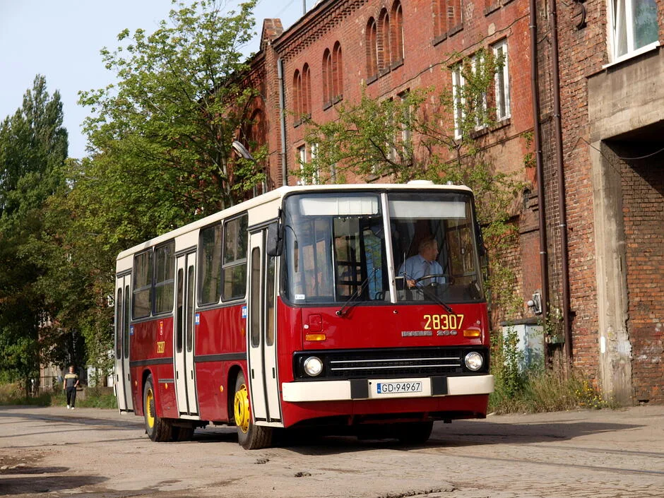 Zabytkowe autobusy w Gdańsku na trasach historycznych
