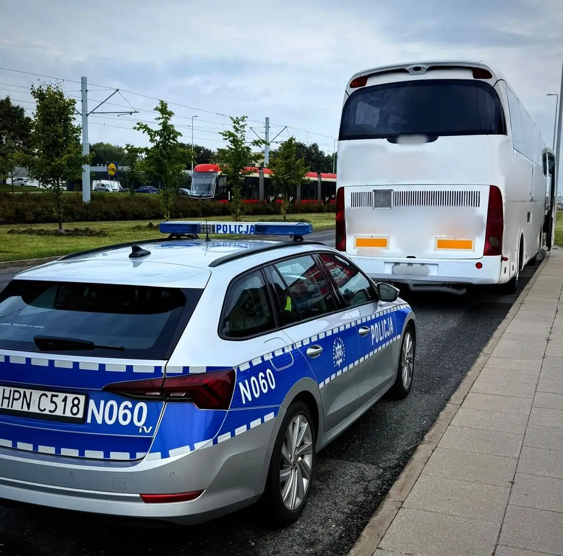 Kierowca autokaru na wycieczkę szkolną z przekroczonym limit 24 punktów karnych