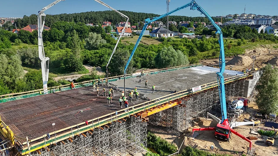 Zamknięcie odcinka ul. Kampinoskiej w związku z betonowaniem mostu