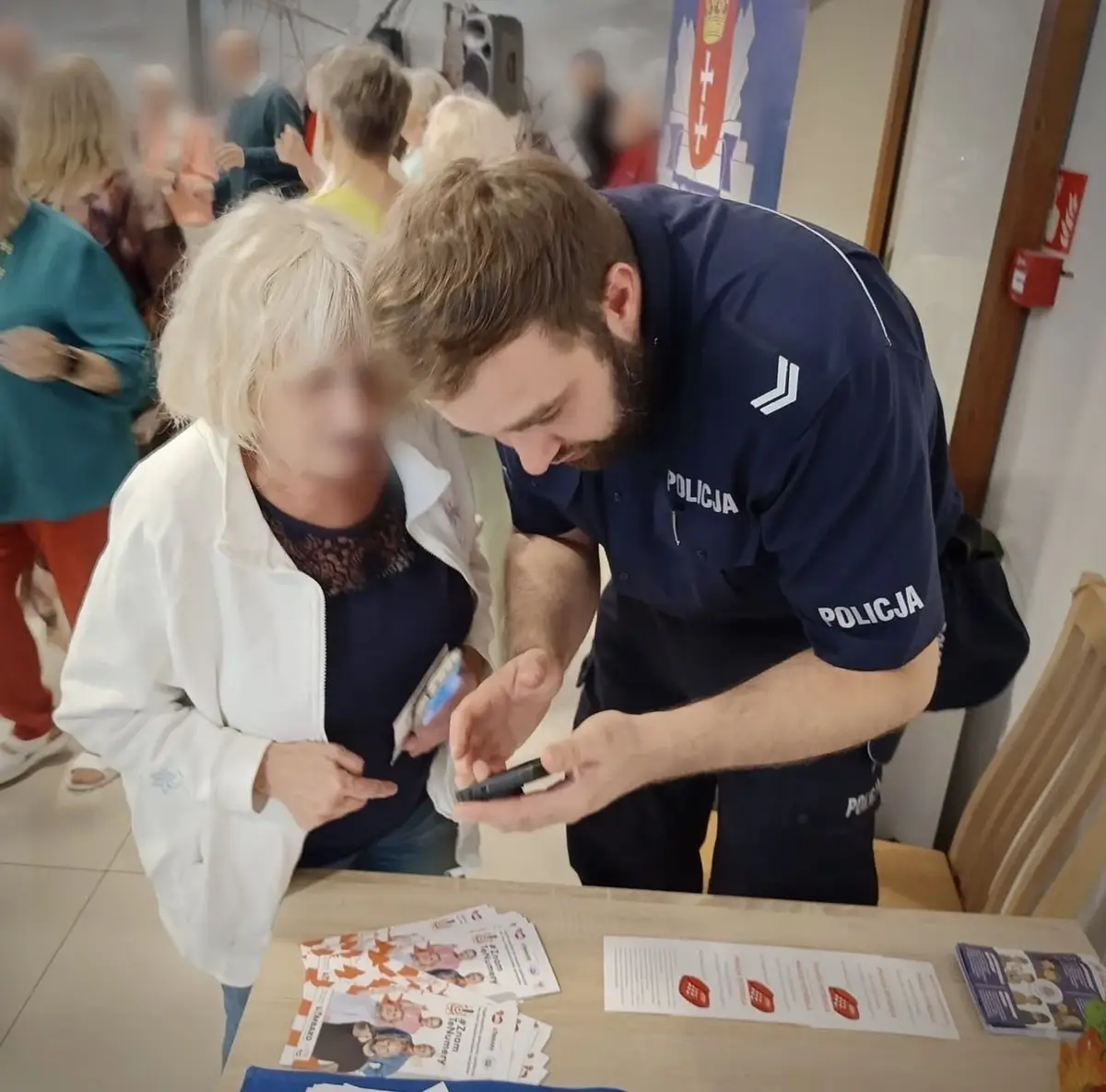 Spotkanie policjantów z seniorami na temat bezpieczeństwa w Gdańsku