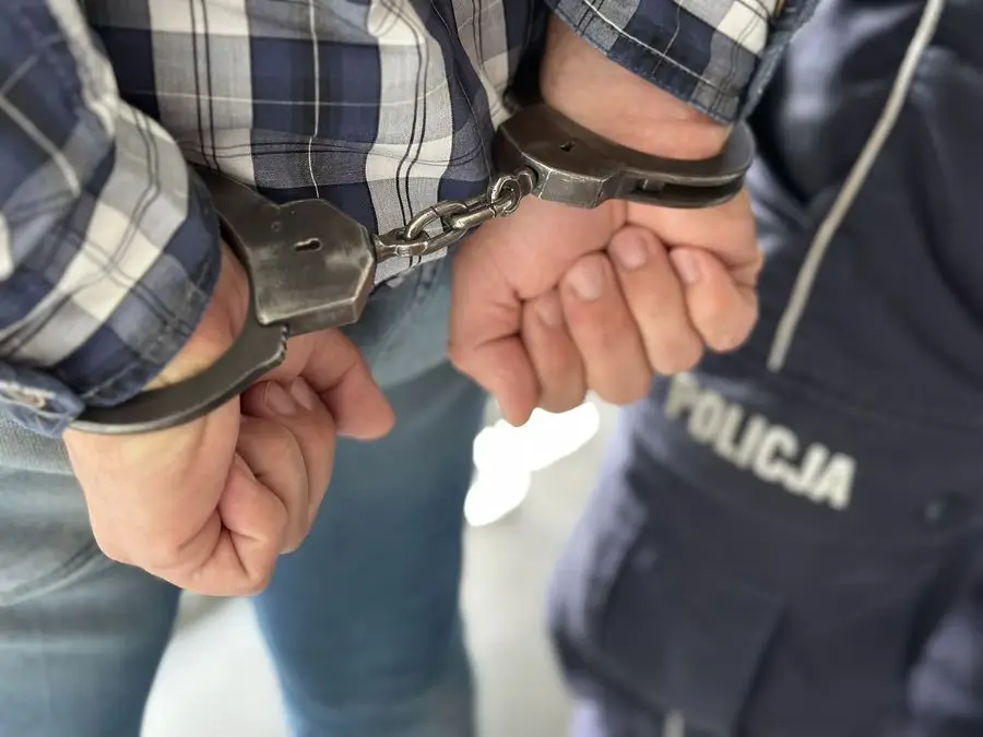 Kurier zatrzymany za kradzież paczek w Gdańsku