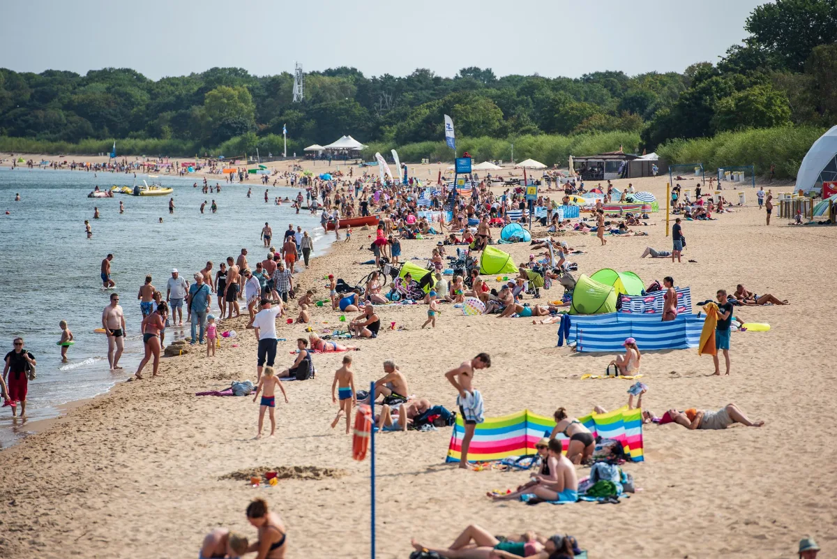 Edukacja i profilaktyka na plaży w Jelitkowie w ramach Bezpiecznych Wakacji 2026