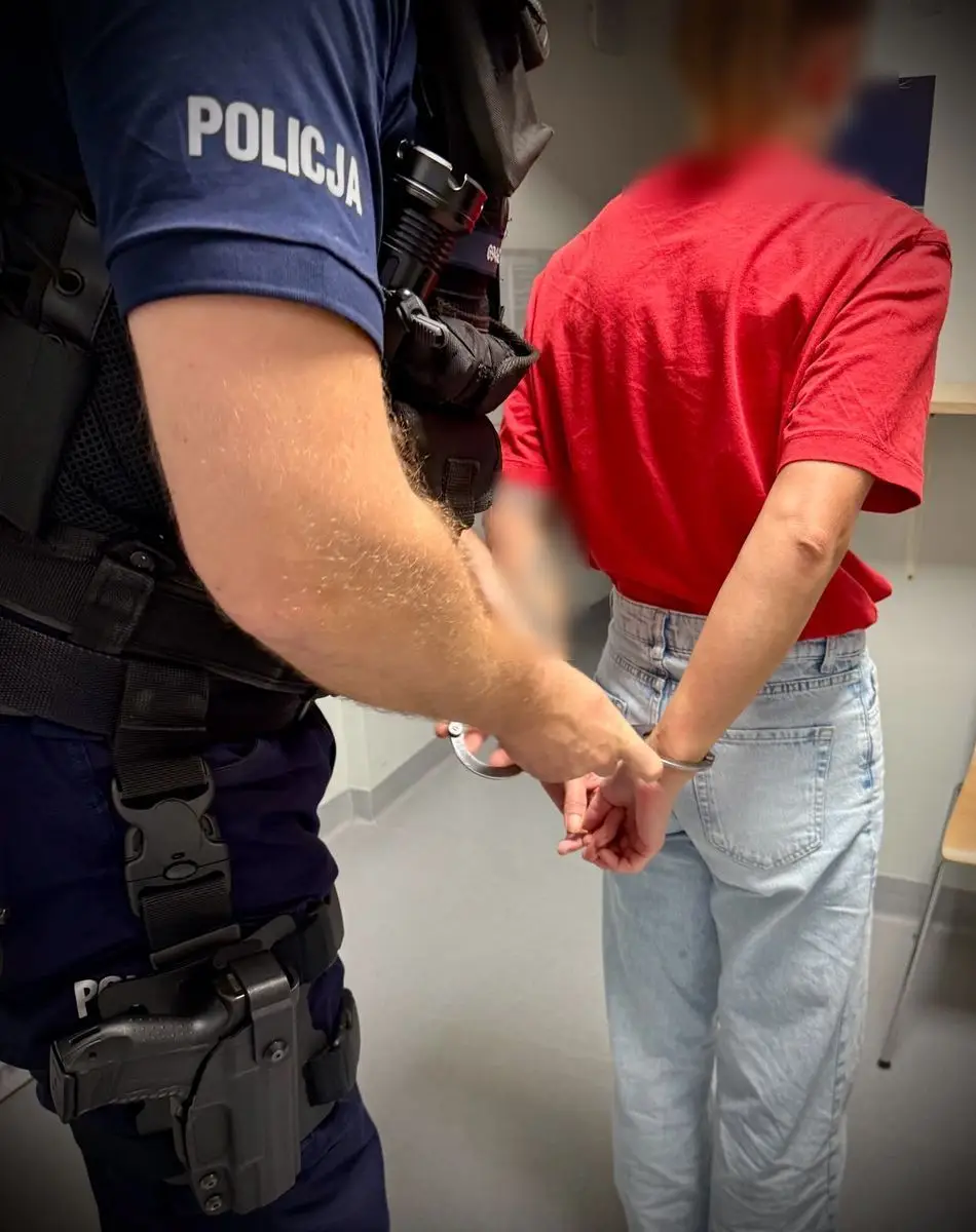 39-letnia kobietą oskarżona o kradzież utargu ze sklepu