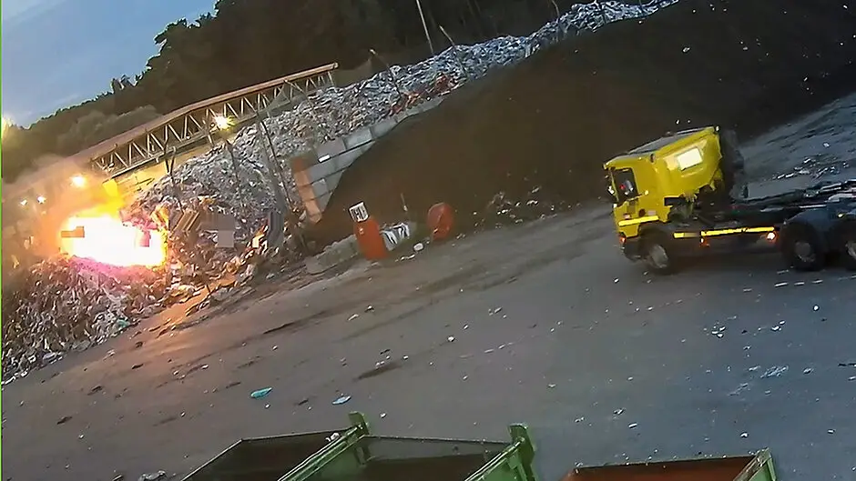 Ryzyko pożaru w Gdańsku z powodu nieprawidłowej segregacji elektroodpadów