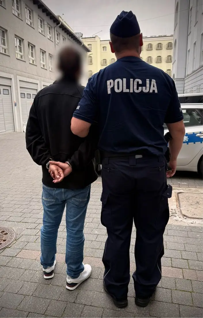 Zatrzymani za kradzież kosmetyków, perfum i alkoholu