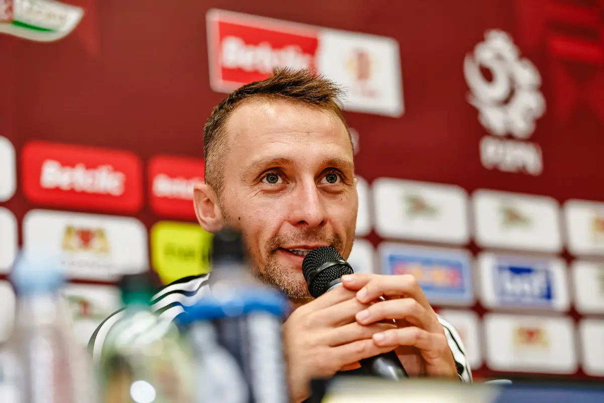 Trener Lechii Gdańsk Vladyslav Lupashko przed meczem ze Stalą Mielec