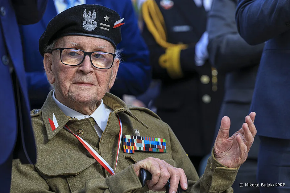 Mjr Władysław Dąbrowski z Gdańska odznaczony za zasługi na Monte Cassino
