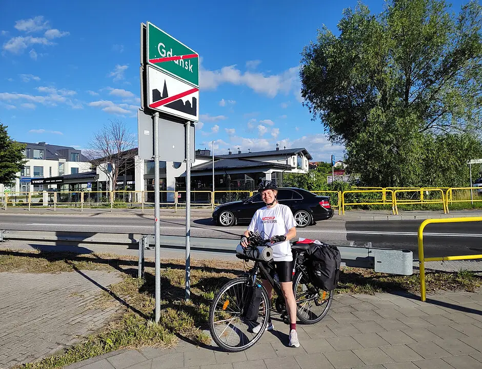 Julia Robak wyruszyła w podróż rowerem z Polski do Maroka dla Fundacji Cancer Fighters