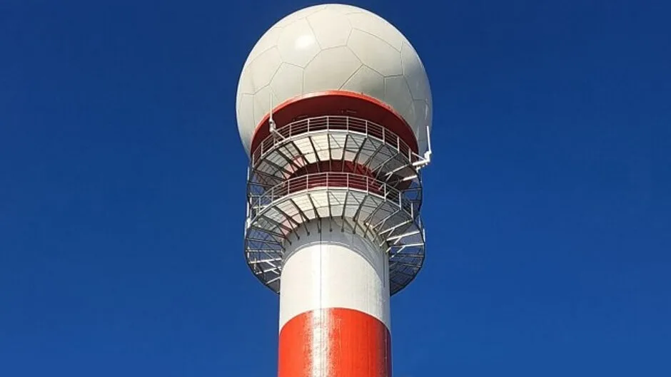 Nowy radar w rejonie gdańskiego lotniska uruchomiony przez PAŻP