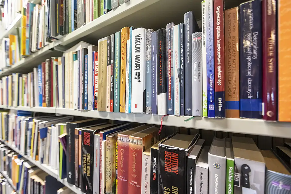 Oddaj niepotrzebne książki do Wojewódzkiej i Miejskiej Biblioteki Publicznej w Gdańsku