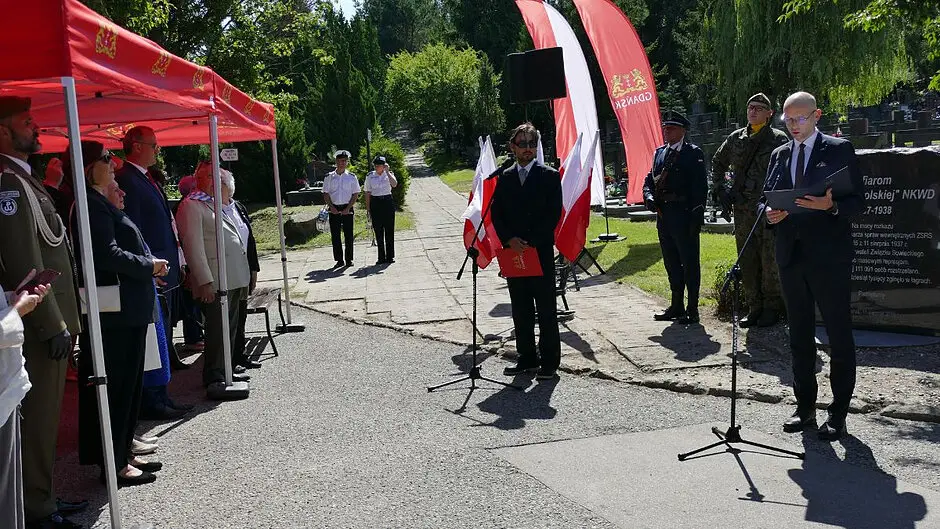 Obchody rocznicy w Gdańsku z udziałem przedstawicieli różnych instytucji