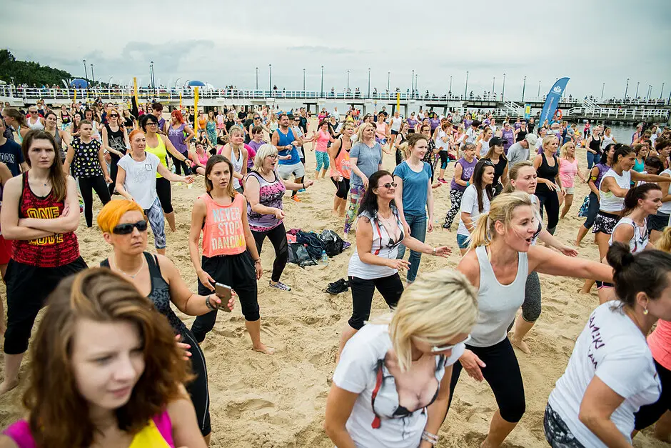 Gdańsk: Maraton „Rusza Mnie Zumba” na plaży w Brzeźnie