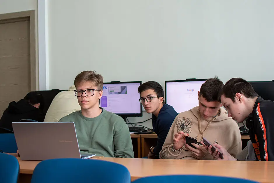Programy edukacyjne ZUS dla uczniów z nagrodami