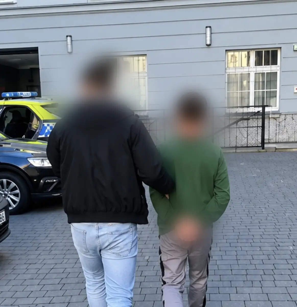 Zatrzymano dwóch mężczyzn po włamaniu do sklepu monopolowego w Gdańsku