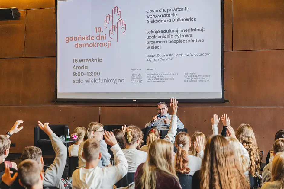 Edukacja medialna w programie szkół podstawowych i średnich