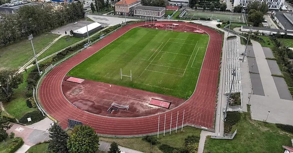 Umowa na budowę lekkoatletycznej strefy rozgrzewkowej podpisana