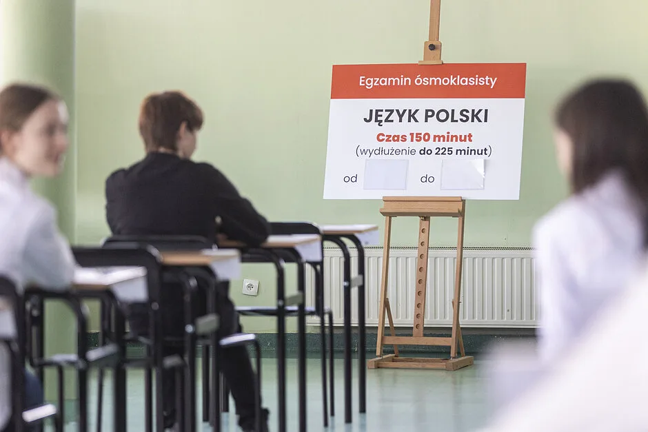 Egzamin ósmoklasisty rozpoczęty: 4,6 tys. uczniów w Gdańsku przystępuje do testów