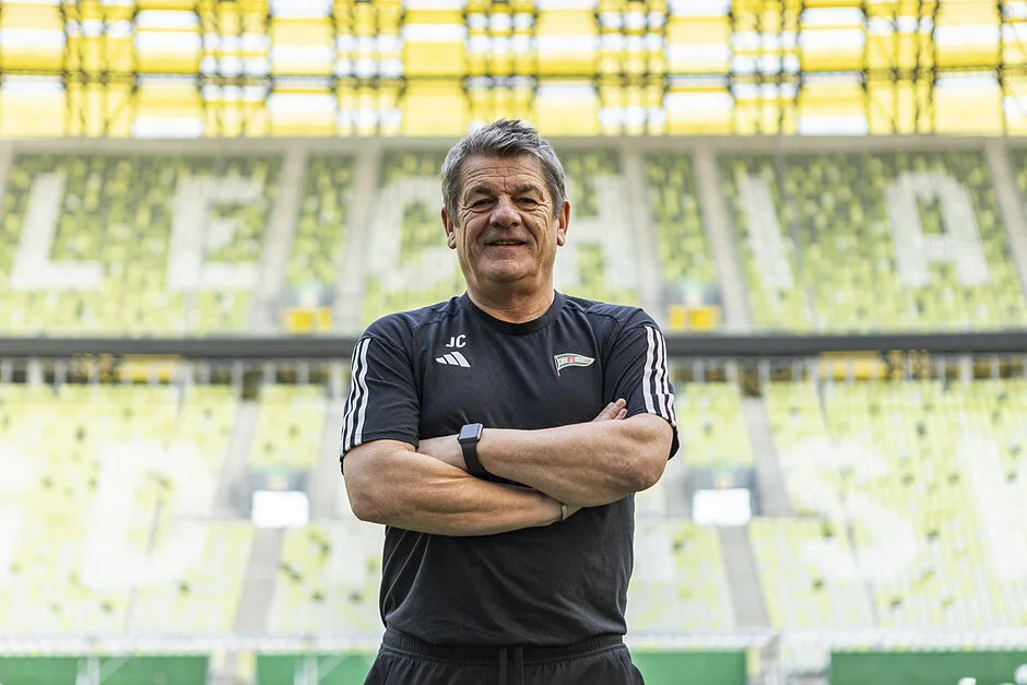 Trener John Carver opuszcza Lechię Gdańsk po spadku z Ekstraklasy