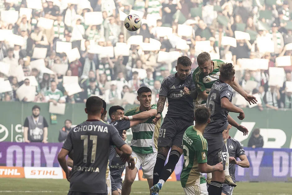 Lechia Gdańsk przegrywa z Legią 1:2, ale wciąż ma szansę na utrzymanie
