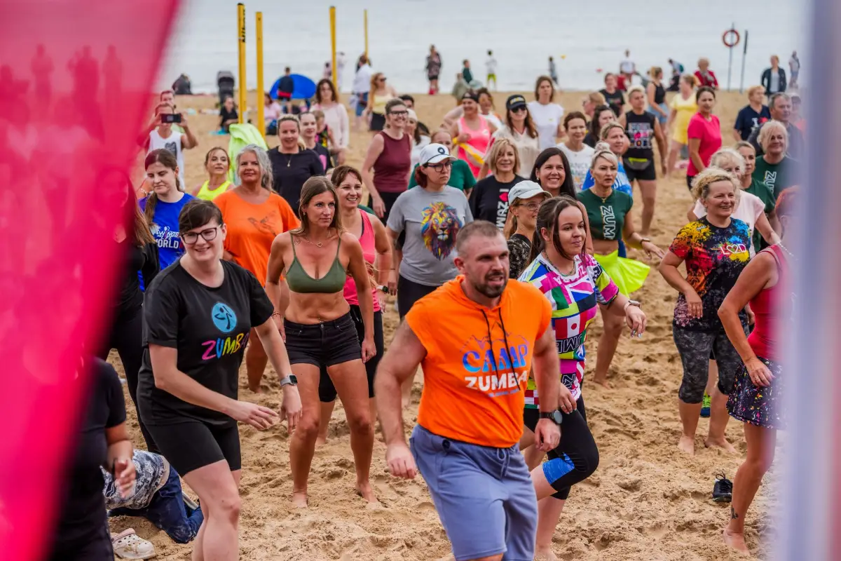 Maraton „Rusza mnie zumba” pomimo złej pogody przyciągnął setki uczestników