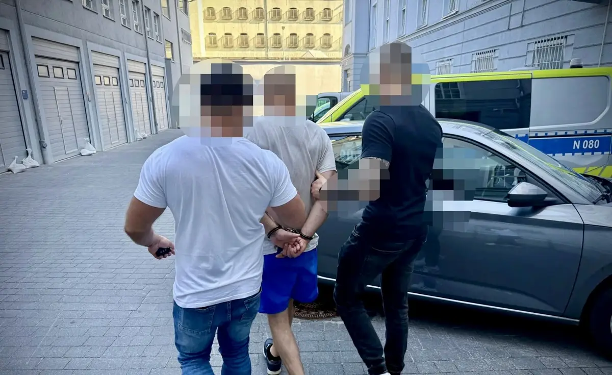 Mężczyzna zatrzymany za kradzież alkoholu i agresję wobec ochroniarza