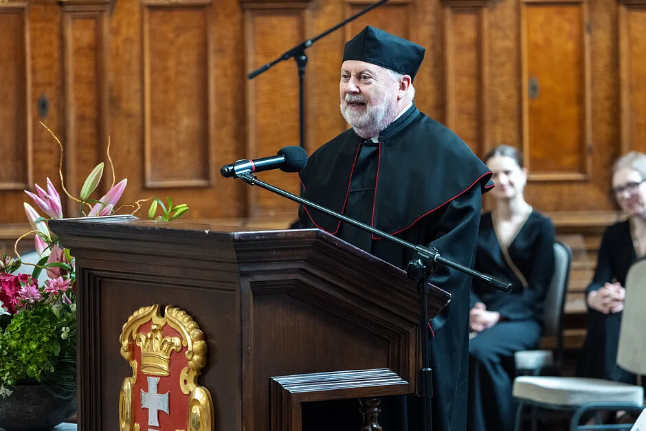Profesor Kelvin Davies uhonorowany tytułem doktora honoris causa GUMed