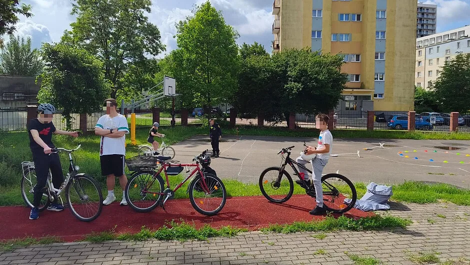 Kontrola jednośladów przez strażników miejskich