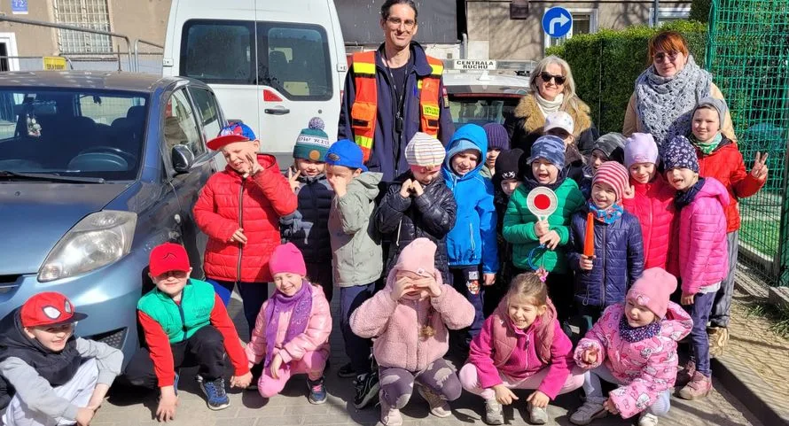 Policjanci i pracownicy ZTM z wizytą w gdańskim przedszkolu