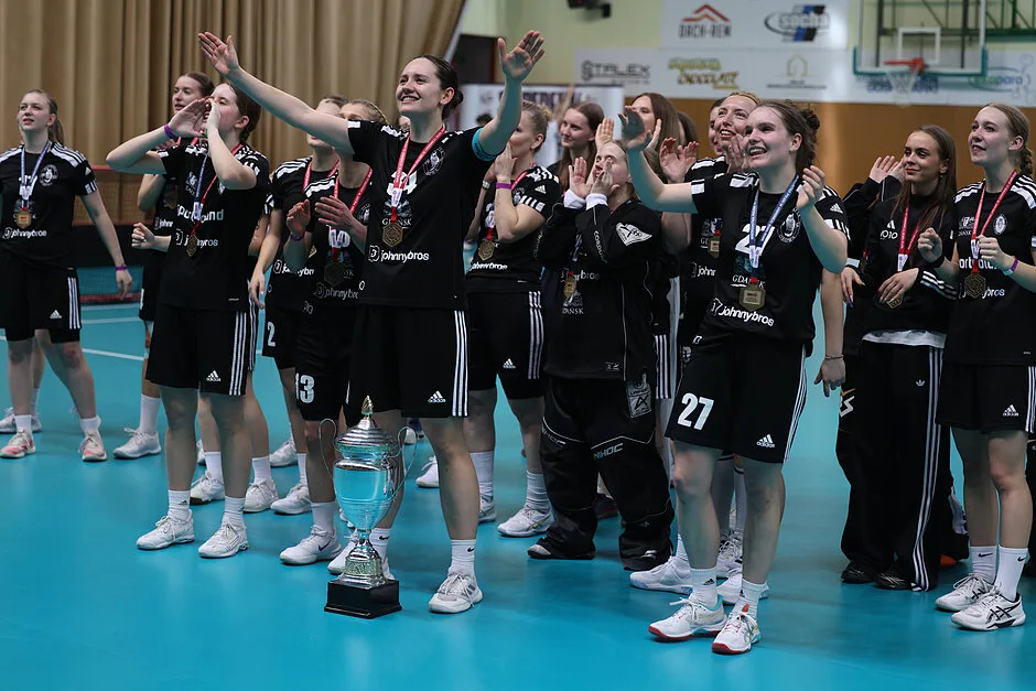 JohnnyBros Olimpia Osowa zdobywa tytuł mistrza Polski w unihokeju