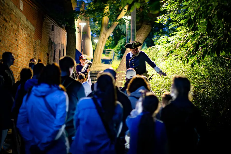 Fort Nocą: Historyczne spacery na Górze Gradowej