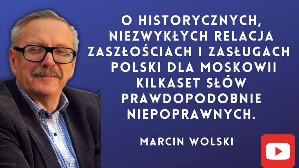 Ujęcie przedstawiające prywatne życie Marcina Wolskiego, z elementami nawiązującymi do jego zainteresowań.